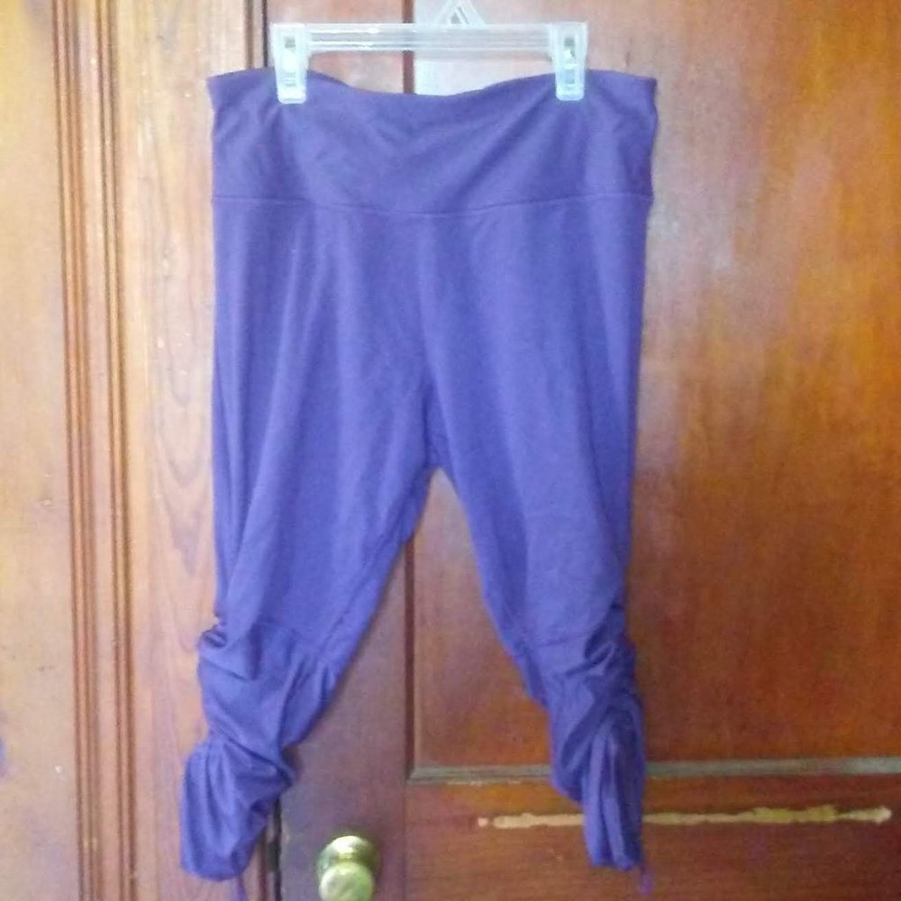 Avia Sz. L Purple Ruched Cropped Leggings